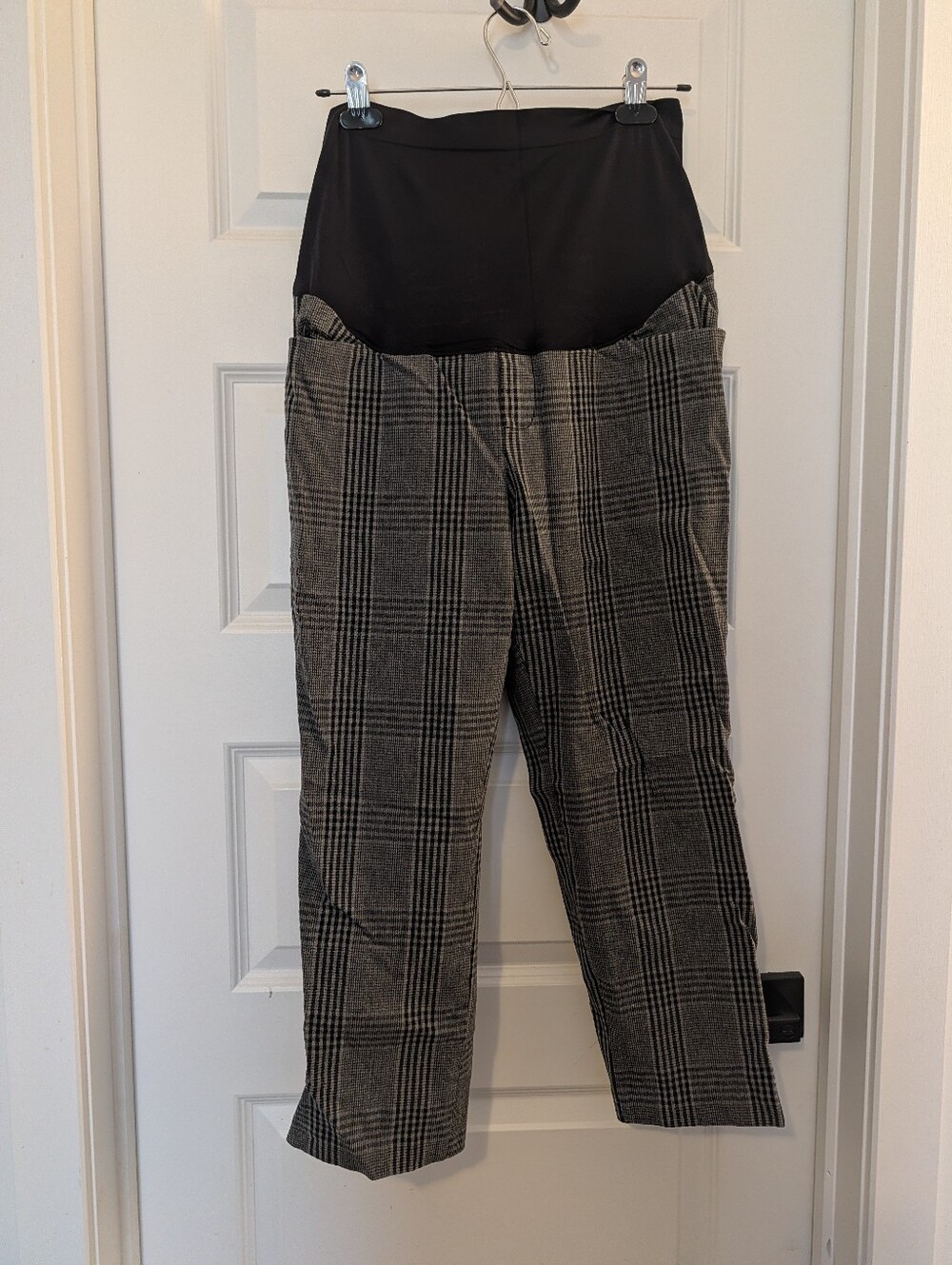Old Navy Black & Gray Plaid Maternity Pull-On Trousers